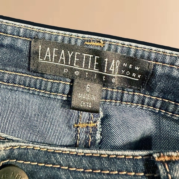Lafayette 148 New York Dark Wash Classic Bootcut Jeans Size 6 Petite - Picture 2 of 16